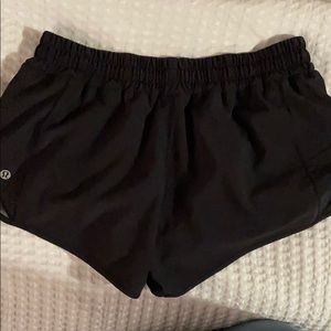 Lululemon hotty hot shorts 2.5”